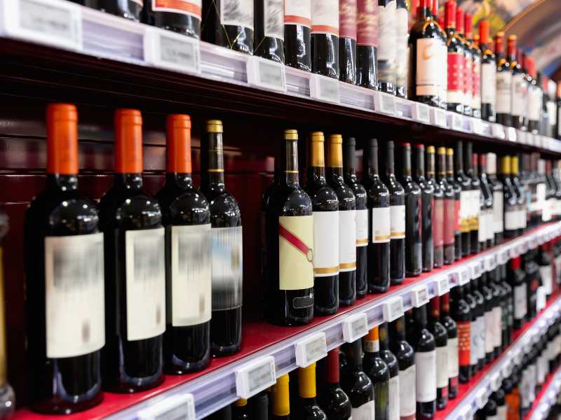 Kaufen Sie Wein noch bei Aldi, Netto oder Lidl? Ein Plädoyer für den Kauf direkt beim Winzer.